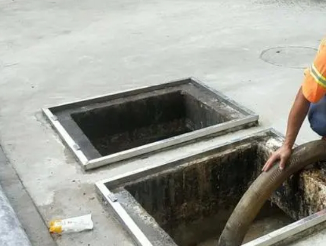 屯昌化粪池清理